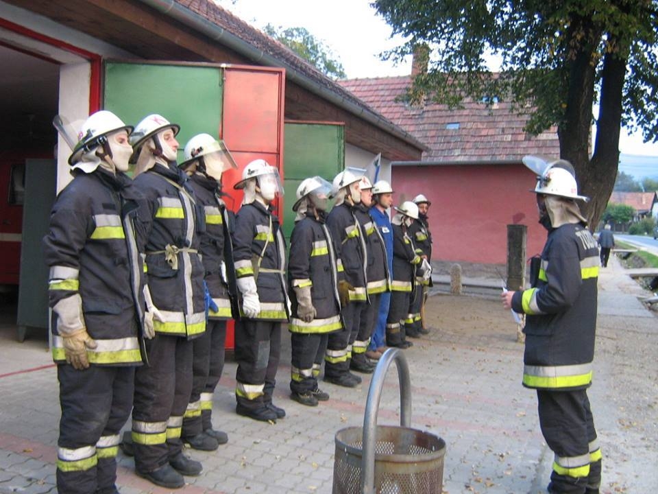 Image result for kesztölc önkéntes tűzoltók