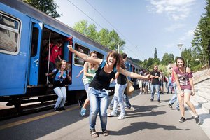Komáromba és Esztergomba is ingyen utazhatnak vonattal az iskolás csoportok