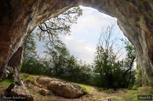 Turistaút a pilisi ősember barlangjához