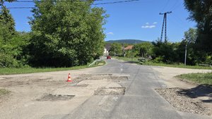 Úthibákat javított a Magyar Közút az Esztergomi úton