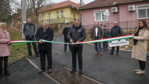 Átadták a megújult Iskola és Kosári utcák kereszteződését