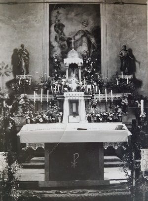 Az oltár a hatvanas években